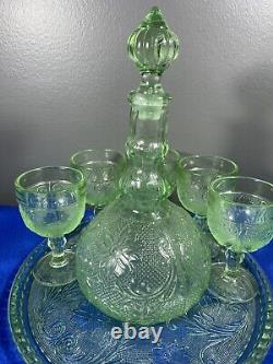 Vintage Indiana Tiara Decanter Wine Glass Set CHANTILLY GREEN 8 Goblets with Tray