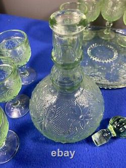 Vintage Indiana Tiara Decanter Wine Glass Set CHANTILLY GREEN 8 Goblets with Tray